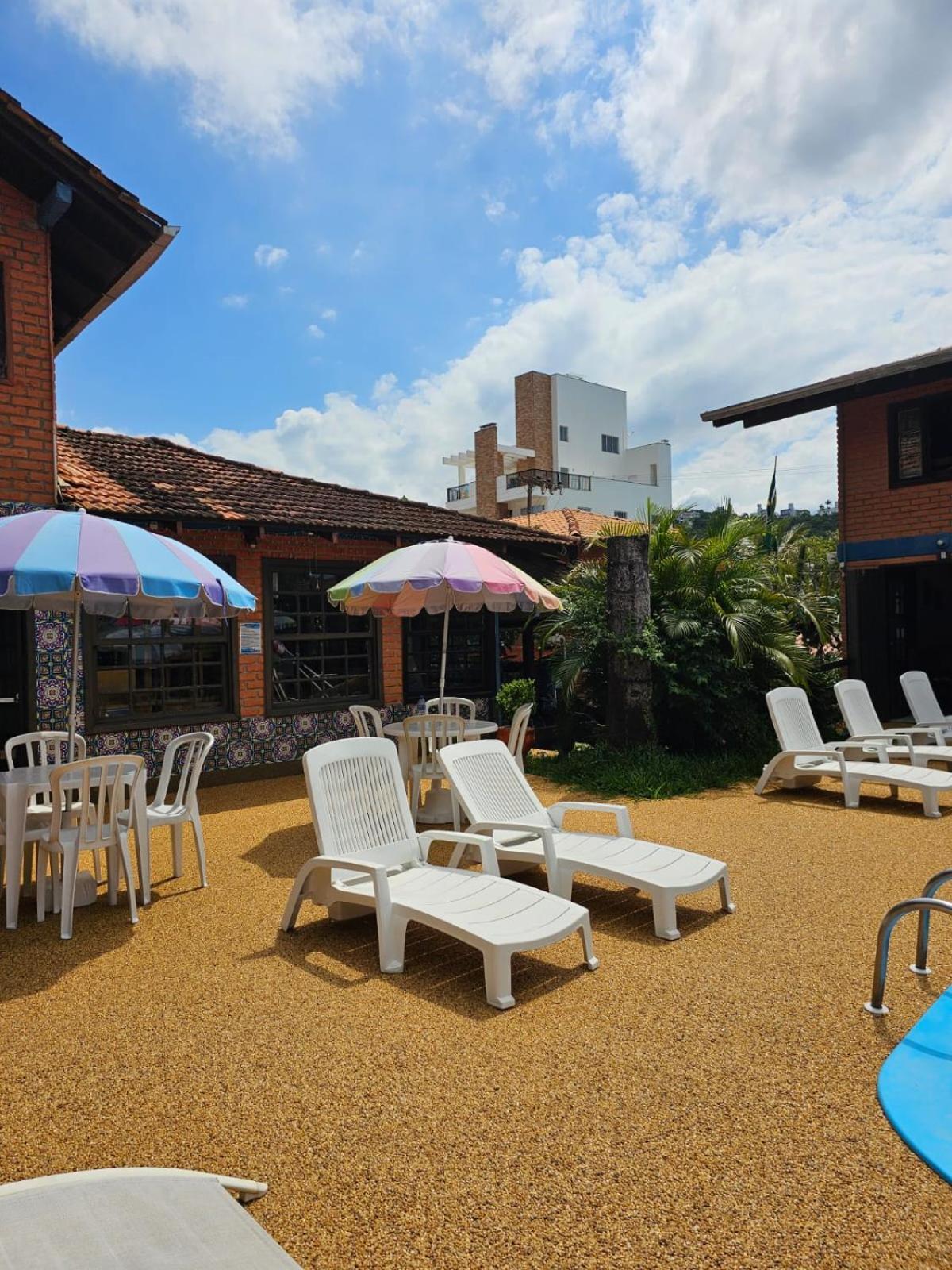 Sunshine Residencial Apartment บอมบินญัส ภายนอก รูปภาพ