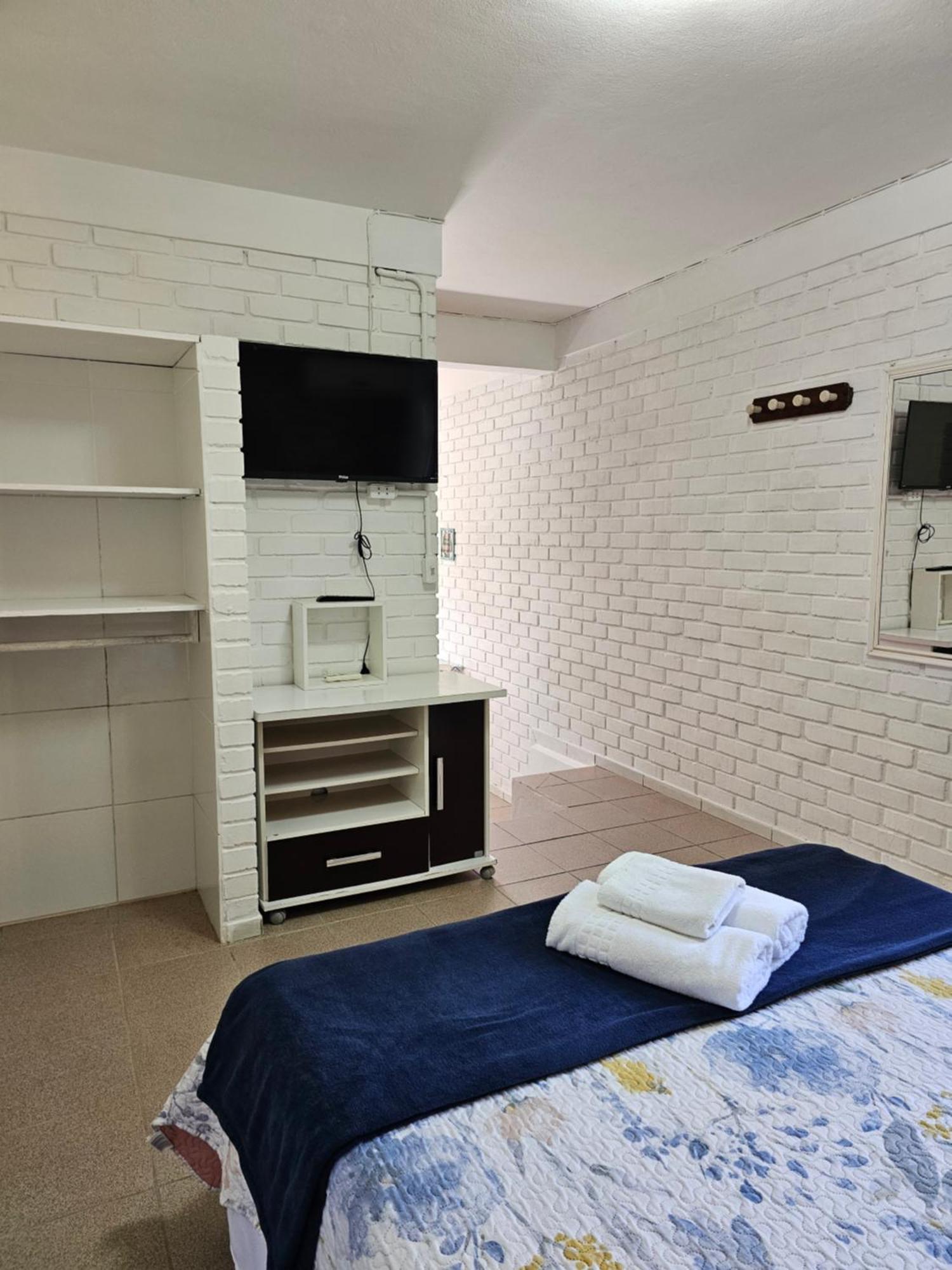 Sunshine Residencial Apartment บอมบินญัส ภายนอก รูปภาพ